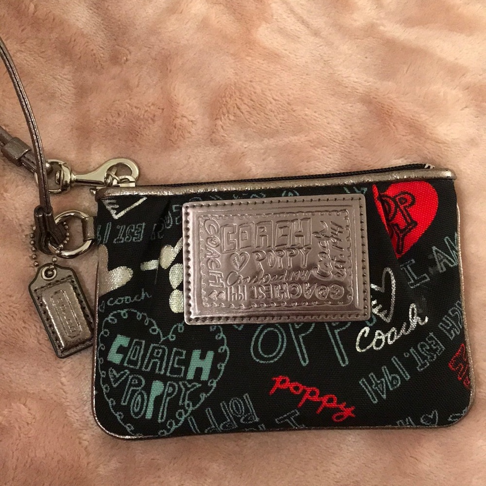 Original Coach Poppy Wristlet🌼🌼🌼